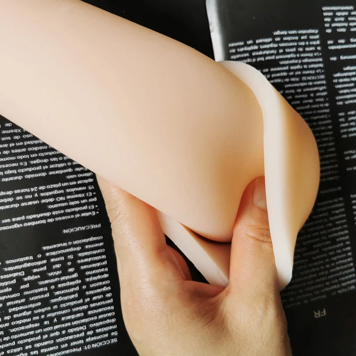 An image showing the premium pleasure sleeve's top lip that goes over the cylinder edge to securely attach it